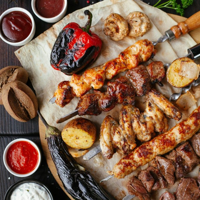 Creamy Tomato Soup with Grilled Cheese Croutons: A Comfort Food Classic