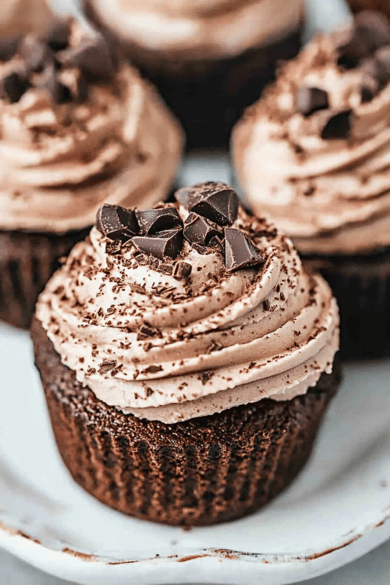 Mini Oreo Cheesecakes (Creamy, Crunchy, and Simply Delicious!)